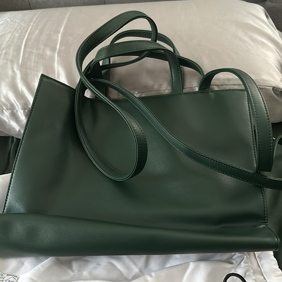 Medium Telfar Bag - Picture 2 of 4